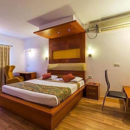 Hotel Riverside Resort And Spa Кумбаконам Экстерьер фото